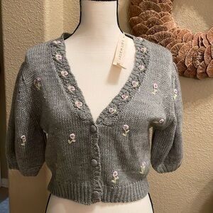 Saltwater Luxe Grey cropped cardigan sweater
New with tags 
Size Small